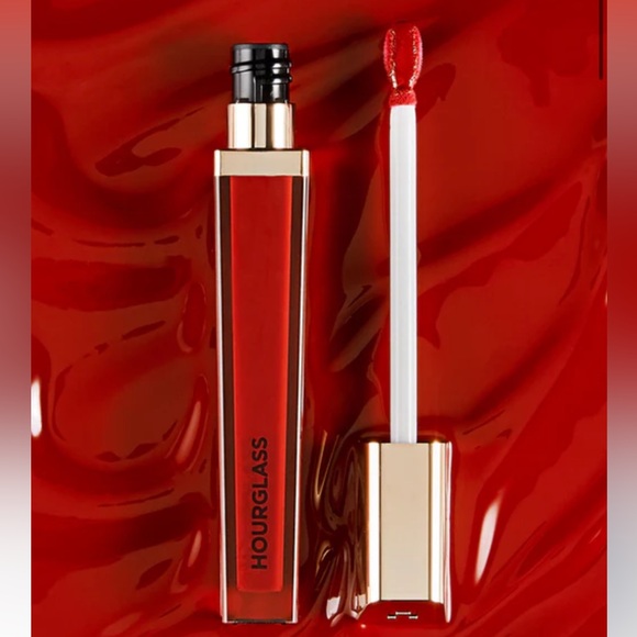 💋HOURGLASS UNREAL™ HIGH SHINE VOLUMIZING LIP GLOSS - ICON - Picture 3 of 5